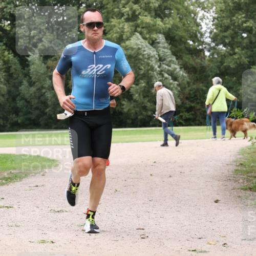 30.08.2026 - Elbe Triathlon Hamburg Antke Förster http://msf.ph/oto/10108433 30.08.2026 14:58:26 Laufen 3 meine-sportfotos.de
