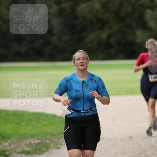 30.08.2026 - Elbe Triathlon Hamburg Antke Förster http://msf.ph/oto/10108442 30.08.2026 14:28:16 Laufen 140 meine-sportfotos.de