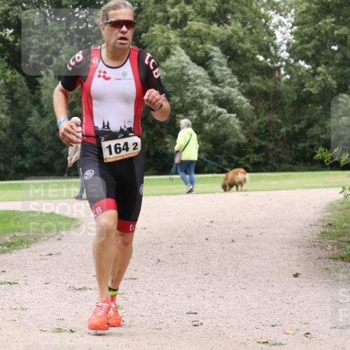 30.08.2026 - Elbe Triathlon Hamburg Antke Förster http://msf.ph/oto/10108445 30.08.2026 14:58:30 Laufen 164, 2 meine-sportfotos.de