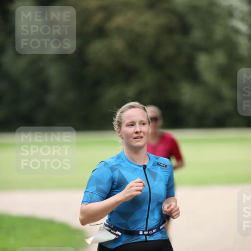 30.08.2026 - Elbe Triathlon Hamburg Antke Förster http://msf.ph/oto/10108446 30.08.2026 14:28:17 Laufen  meine-sportfotos.de