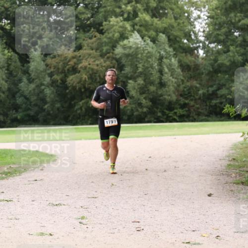 30.08.2026 - Elbe Triathlon Hamburg Antke Förster http://msf.ph/oto/10108451 30.08.2026 14:59:13 Laufen 175, 2 meine-sportfotos.de