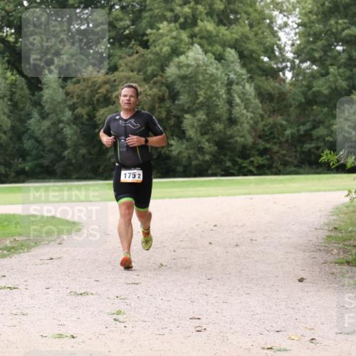 30.08.2026 - Elbe Triathlon Hamburg Antke Förster http://msf.ph/oto/10108453 30.08.2026 14:59:14 Laufen 1752 meine-sportfotos.de