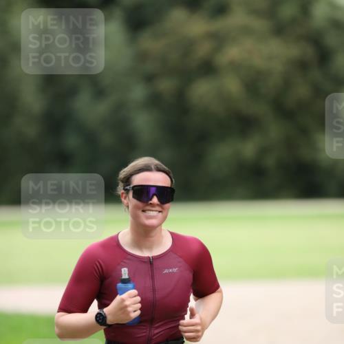 30.08.2026 - Elbe Triathlon Hamburg Antke Förster http://msf.ph/oto/10108468 30.08.2026 14:28:40 Laufen 7001, 179 meine-sportfotos.de
