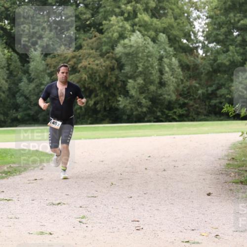 30.08.2026 - Elbe Triathlon Hamburg Antke Förster http://msf.ph/oto/10108473 30.08.2026 15:01:10 Laufen 140, 2 meine-sportfotos.de