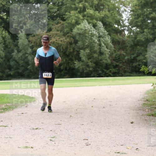 30.08.2026 - Elbe Triathlon Hamburg Antke Förster http://msf.ph/oto/10108487 30.08.2026 15:01:45 Laufen 163, 2 meine-sportfotos.de
