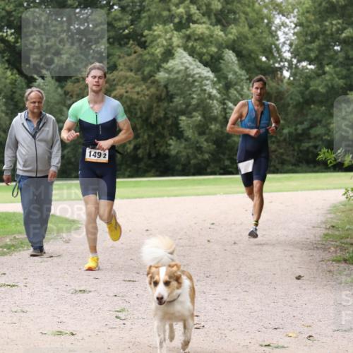 30.08.2026 - Elbe Triathlon Hamburg Antke Förster http://msf.ph/oto/10108515 30.08.2026 15:02:09 Laufen 1492 meine-sportfotos.de