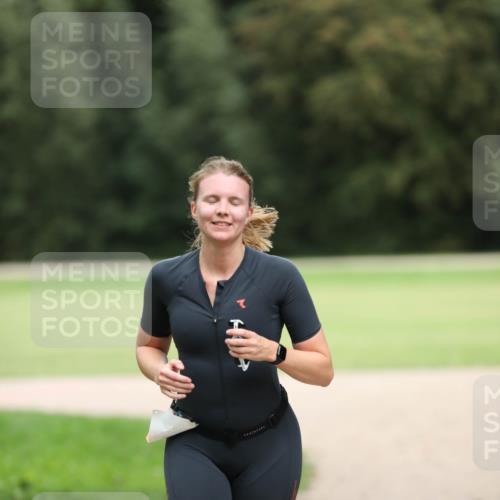 30.08.2026 - Elbe Triathlon Hamburg Antke Förster http://msf.ph/oto/10108534 30.08.2026 14:30:01 Laufen  meine-sportfotos.de