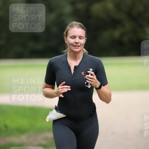 30.08.2026 - Elbe Triathlon Hamburg Antke Förster http://msf.ph/oto/10108536 30.08.2026 14:30:01 Laufen  meine-sportfotos.de