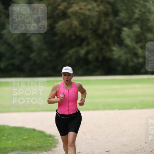 30.08.2026 - Elbe Triathlon Hamburg Antke Förster http://msf.ph/oto/10108544 30.08.2026 14:30:13 Laufen  meine-sportfotos.de