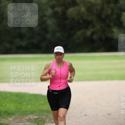 30.08.2026 - Elbe Triathlon Hamburg Antke Förster http://msf.ph/oto/10108546 30.08.2026 14:30:13 Laufen  meine-sportfotos.de