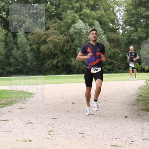 30.08.2026 - Elbe Triathlon Hamburg Antke Förster http://msf.ph/oto/10108571 30.08.2026 15:03:56 Laufen 1282 meine-sportfotos.de