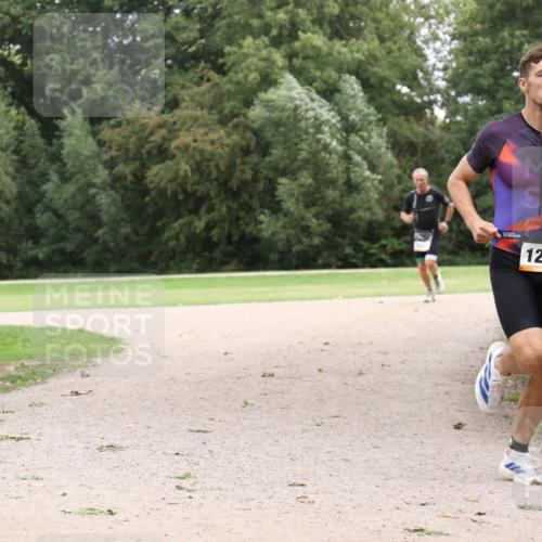 30.08.2026 - Elbe Triathlon Hamburg Antke Förster http://msf.ph/oto/10108575 30.08.2026 15:03:57 Laufen 1282 meine-sportfotos.de