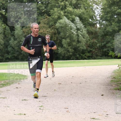 30.08.2026 - Elbe Triathlon Hamburg Antke Förster http://msf.ph/oto/10108583 30.08.2026 15:04:02 Laufen 96 meine-sportfotos.de