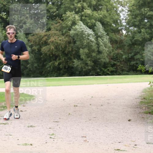 30.08.2026 - Elbe Triathlon Hamburg Antke Förster http://msf.ph/oto/10108589 30.08.2026 15:04:05 Laufen 1652 meine-sportfotos.de