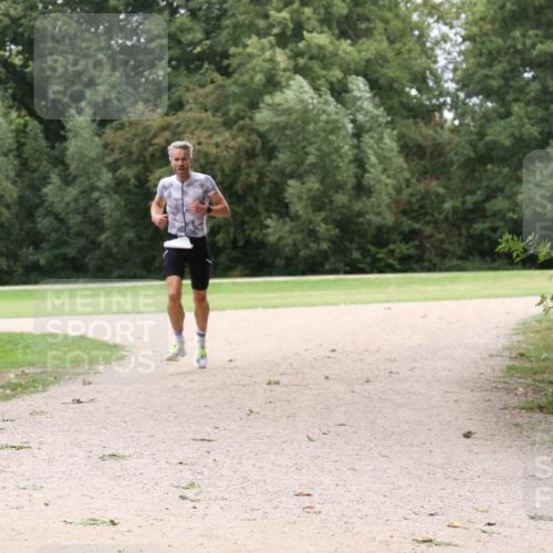 30.08.2026 - Elbe Triathlon Hamburg Antke Förster http://msf.ph/oto/10108599 30.08.2026 15:04:27 Laufen 3 meine-sportfotos.de