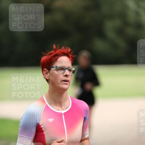 30.08.2026 - Elbe Triathlon Hamburg Antke Förster http://msf.ph/oto/10108608 30.08.2026 14:30:59 Laufen 1781 meine-sportfotos.de