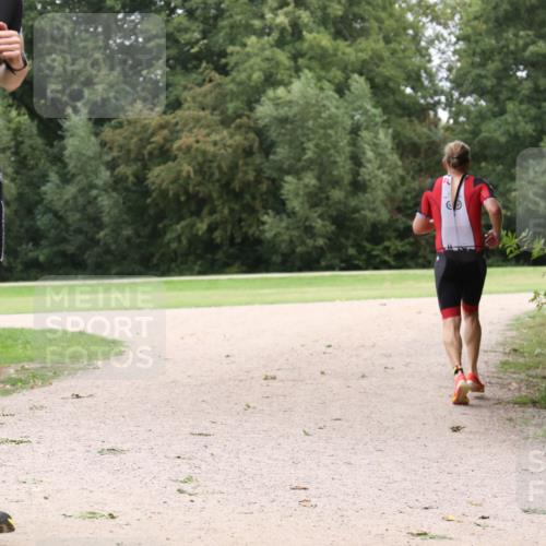 30.08.2026 - Elbe Triathlon Hamburg Antke Förster http://msf.ph/oto/10108623 30.08.2026 15:04:55 Laufen 1522 meine-sportfotos.de