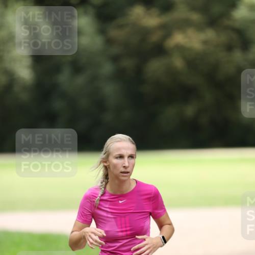 30.08.2026 - Elbe Triathlon Hamburg Antke Förster http://msf.ph/oto/10108628 30.08.2026 14:31:10 Laufen 45, 1 meine-sportfotos.de