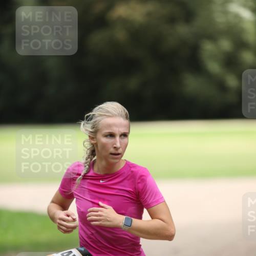 30.08.2026 - Elbe Triathlon Hamburg Antke Förster http://msf.ph/oto/10108630 30.08.2026 14:31:10 Laufen 45, 1 meine-sportfotos.de