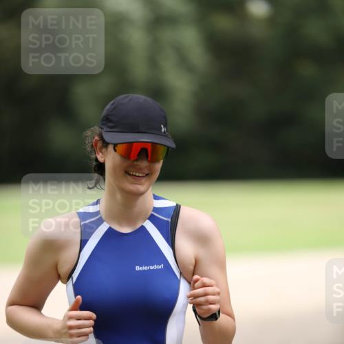 30.08.2026 - Elbe Triathlon Hamburg Antke Förster http://msf.ph/oto/10108658 30.08.2026 14:31:49 Laufen 1771 meine-sportfotos.de