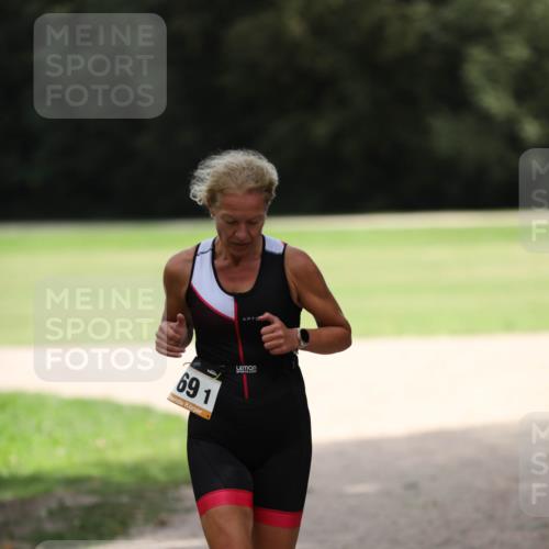 30.08.2026 - Elbe Triathlon Hamburg Antke Förster http://msf.ph/oto/10108676 30.08.2026 14:32:55 Laufen 691 meine-sportfotos.de
