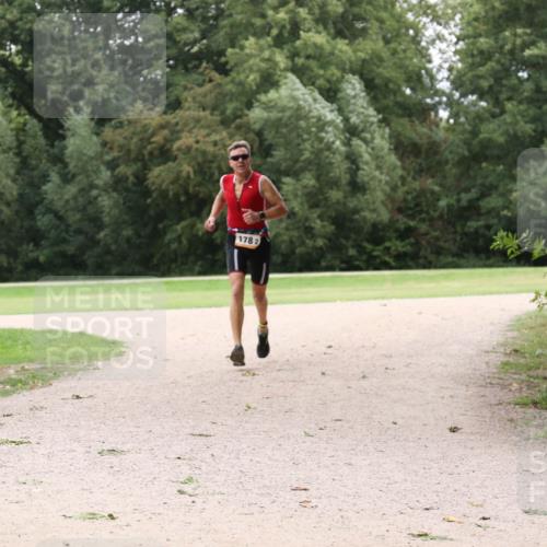 30.08.2026 - Elbe Triathlon Hamburg Antke Förster http://msf.ph/oto/10108679 30.08.2026 15:07:16 Laufen 178, 2 meine-sportfotos.de