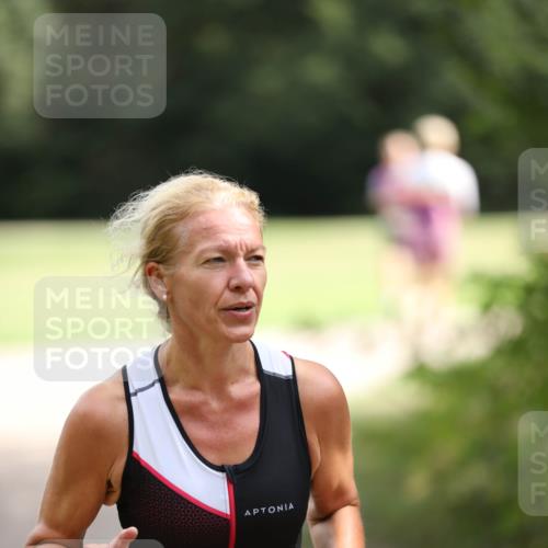 30.08.2026 - Elbe Triathlon Hamburg Antke Förster http://msf.ph/oto/10108682 30.08.2026 14:32:57 Laufen 691 meine-sportfotos.de