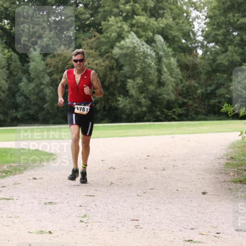 30.08.2026 - Elbe Triathlon Hamburg Antke Förster http://msf.ph/oto/10108683 30.08.2026 15:07:17 Laufen 178, 2 meine-sportfotos.de