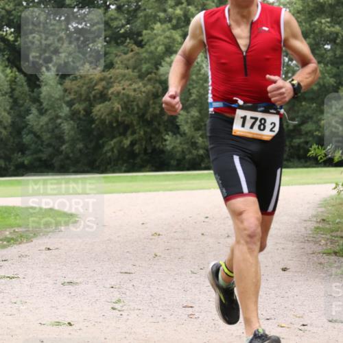 30.08.2026 - Elbe Triathlon Hamburg Antke Förster http://msf.ph/oto/10108689 30.08.2026 15:07:20 Laufen 1782 meine-sportfotos.de