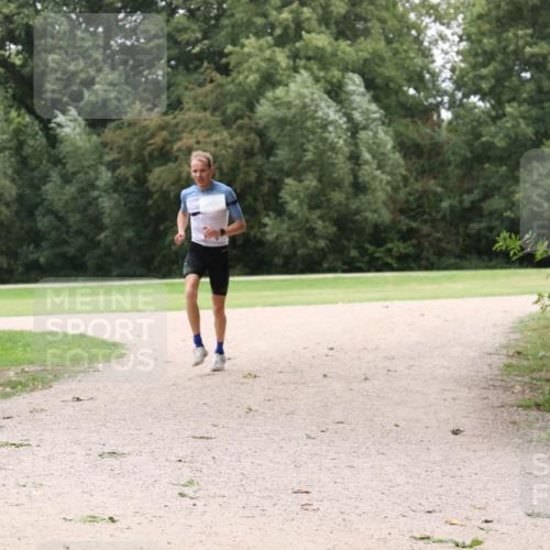 30.08.2026 - Elbe Triathlon Hamburg Antke Förster http://msf.ph/oto/10108691 30.08.2026 15:07:31 Laufen  meine-sportfotos.de