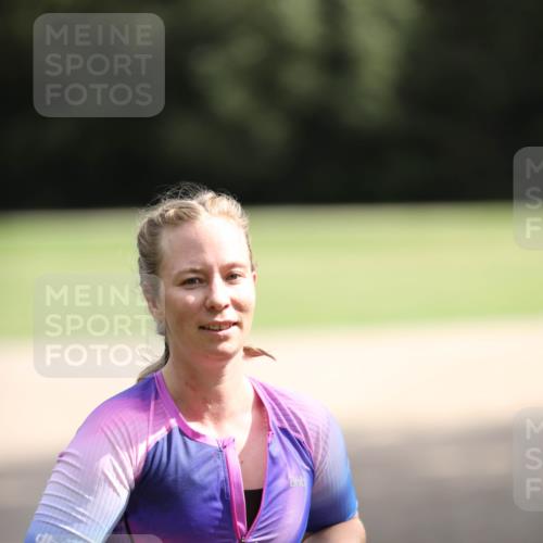 30.08.2026 - Elbe Triathlon Hamburg Antke Förster http://msf.ph/oto/10108696 30.08.2026 14:33:11 Laufen 1301 meine-sportfotos.de