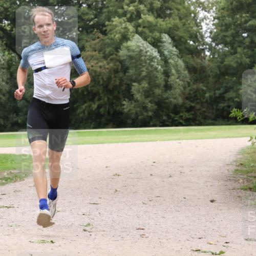 30.08.2026 - Elbe Triathlon Hamburg Antke Förster http://msf.ph/oto/10108699 30.08.2026 15:07:34 Laufen  meine-sportfotos.de