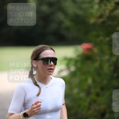 30.08.2026 - Elbe Triathlon Hamburg Antke Förster http://msf.ph/oto/10108724 30.08.2026 14:34:08 Laufen 1381, 7 meine-sportfotos.de