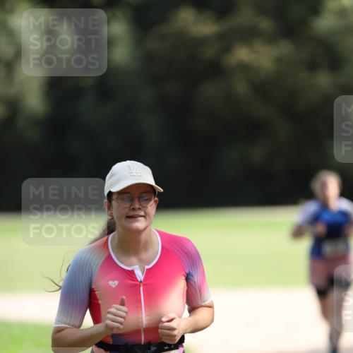 30.08.2026 - Elbe Triathlon Hamburg Antke Förster http://msf.ph/oto/10108752 30.08.2026 14:37:00 Laufen 1601 meine-sportfotos.de