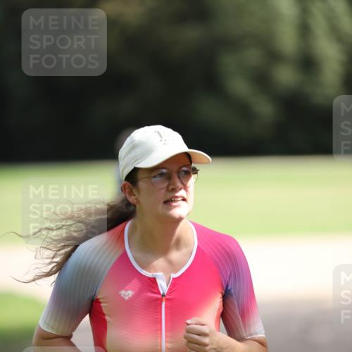 30.08.2026 - Elbe Triathlon Hamburg Antke Förster http://msf.ph/oto/10108756 30.08.2026 14:37:01 Laufen 1601 meine-sportfotos.de