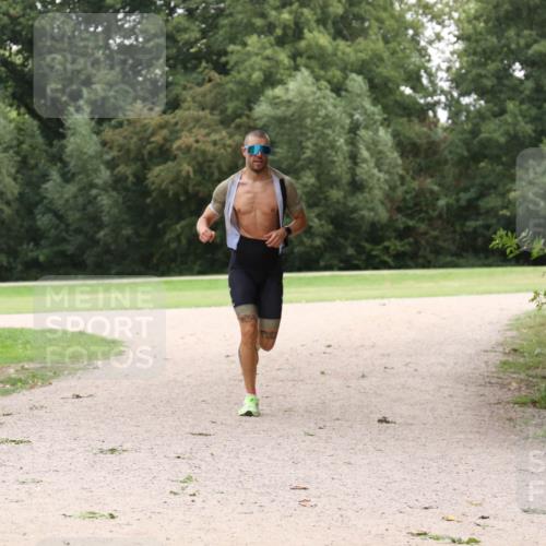 30.08.2026 - Elbe Triathlon Hamburg Antke Förster http://msf.ph/oto/10108761 30.08.2026 15:10:25 Laufen  meine-sportfotos.de