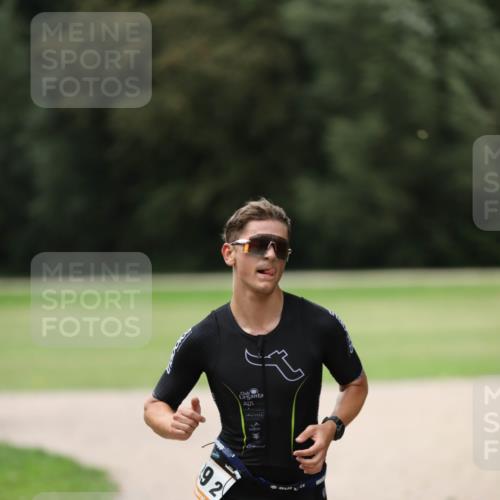 30.08.2026 - Elbe Triathlon Hamburg Antke Förster http://msf.ph/oto/10108788 30.08.2026 14:53:11 Laufen 92 meine-sportfotos.de