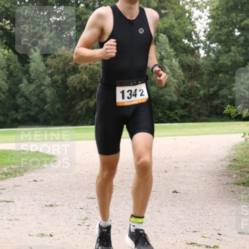 30.08.2026 - Elbe Triathlon Hamburg Antke Förster http://msf.ph/oto/10108801 30.08.2026 15:11:14 Laufen 1342, 3 meine-sportfotos.de