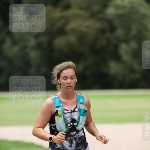 30.08.2026 - Elbe Triathlon Hamburg Antke Förster http://msf.ph/oto/10108808 30.08.2026 14:57:42 Laufen  meine-sportfotos.de