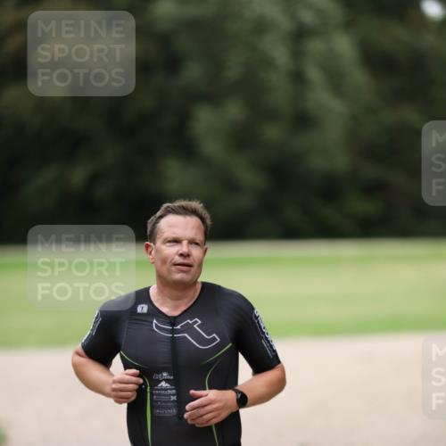 30.08.2026 - Elbe Triathlon Hamburg Antke Förster http://msf.ph/oto/10108858 30.08.2026 14:59:16 Laufen 1752 meine-sportfotos.de