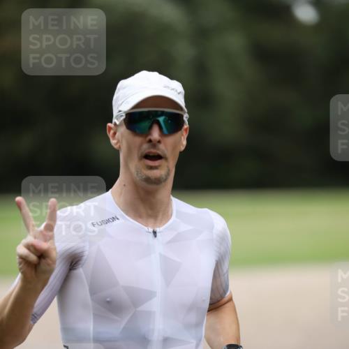 30.08.2026 - Elbe Triathlon Hamburg Antke Förster http://msf.ph/oto/10108870 30.08.2026 15:00:41 Laufen 1762 meine-sportfotos.de