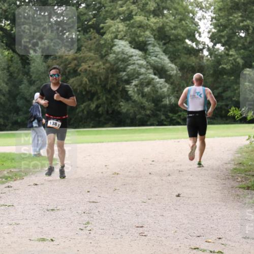 30.08.2026 - Elbe Triathlon Hamburg Antke Förster http://msf.ph/oto/10108901 30.08.2026 15:20:14 Laufen 1382 meine-sportfotos.de