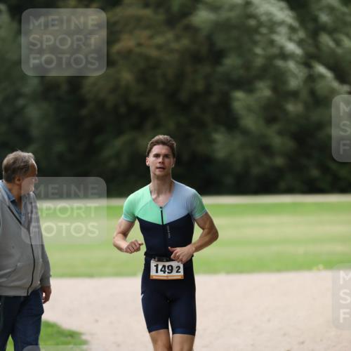 30.08.2026 - Elbe Triathlon Hamburg Antke Förster http://msf.ph/oto/10108914 30.08.2026 15:02:08 Laufen 149, 2 meine-sportfotos.de
