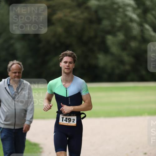 30.08.2026 - Elbe Triathlon Hamburg Antke Förster http://msf.ph/oto/10108916 30.08.2026 15:02:09 Laufen 1492 meine-sportfotos.de