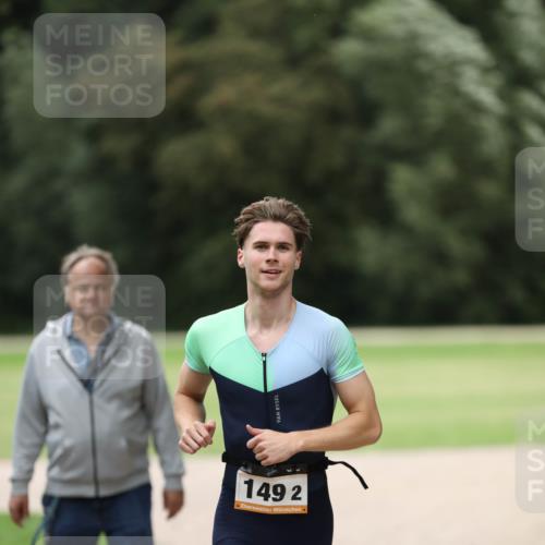 30.08.2026 - Elbe Triathlon Hamburg Antke Förster http://msf.ph/oto/10108918 30.08.2026 15:02:10 Laufen 149, 2 meine-sportfotos.de