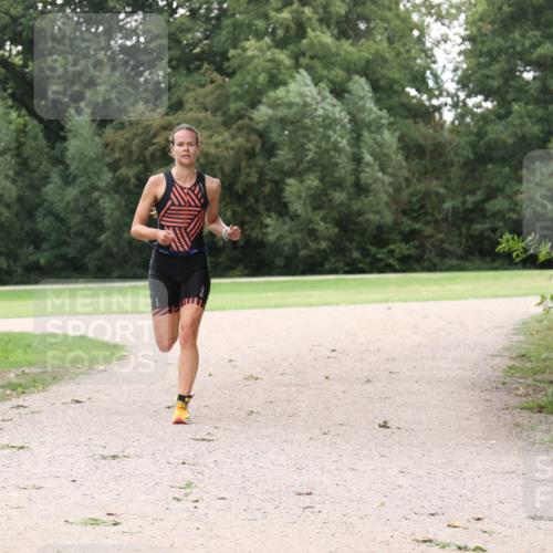 30.08.2026 - Elbe Triathlon Hamburg Antke Förster http://msf.ph/oto/10108927 30.08.2026 15:27:04 Laufen  meine-sportfotos.de