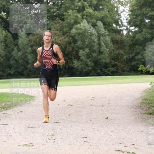 30.08.2026 - Elbe Triathlon Hamburg Antke Förster http://msf.ph/oto/10108929 30.08.2026 15:27:04 Laufen  meine-sportfotos.de
