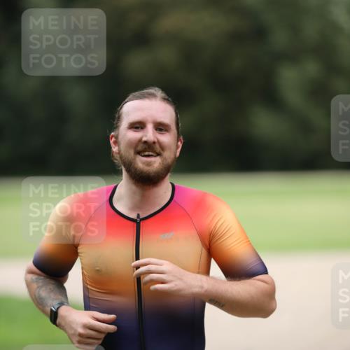 30.08.2026 - Elbe Triathlon Hamburg Antke Förster http://msf.ph/oto/10108940 30.08.2026 15:02:46 Laufen 1502 meine-sportfotos.de