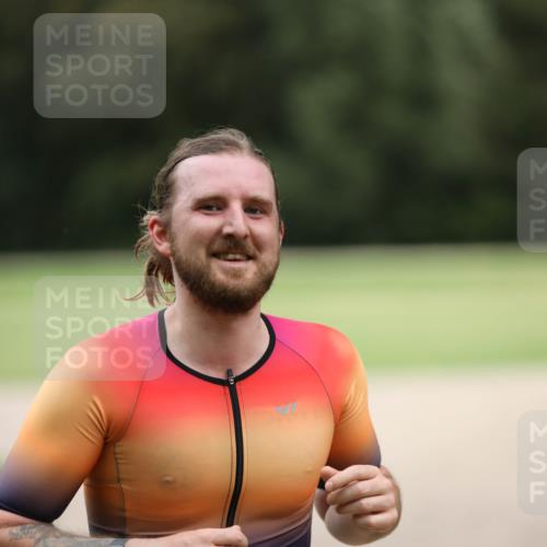 30.08.2026 - Elbe Triathlon Hamburg Antke Förster http://msf.ph/oto/10108942 30.08.2026 15:02:46 Laufen 150, 2 meine-sportfotos.de