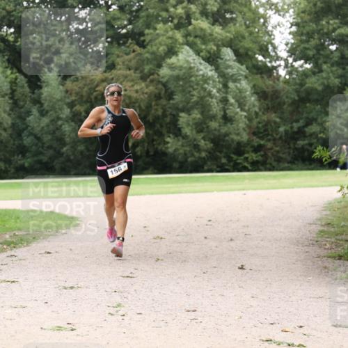 30.08.2026 - Elbe Triathlon Hamburg Antke Förster http://msf.ph/oto/10108951 30.08.2026 15:30:39 Laufen 1563 meine-sportfotos.de